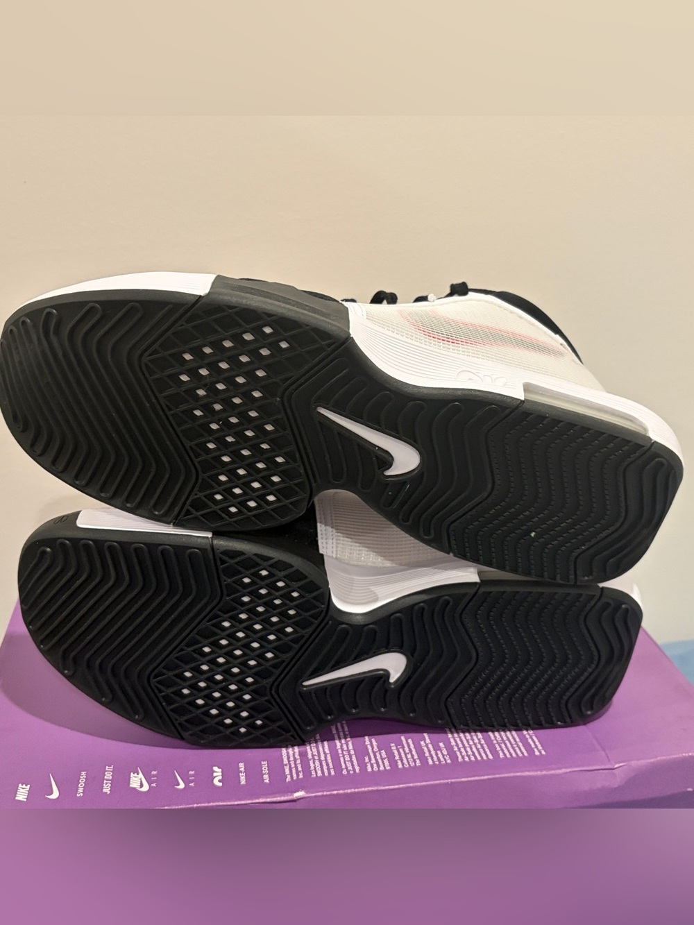 Nike LeBron Witness 8 basketball shoes classic White/University Red/Black Sz 14 - Picture 8 of 13